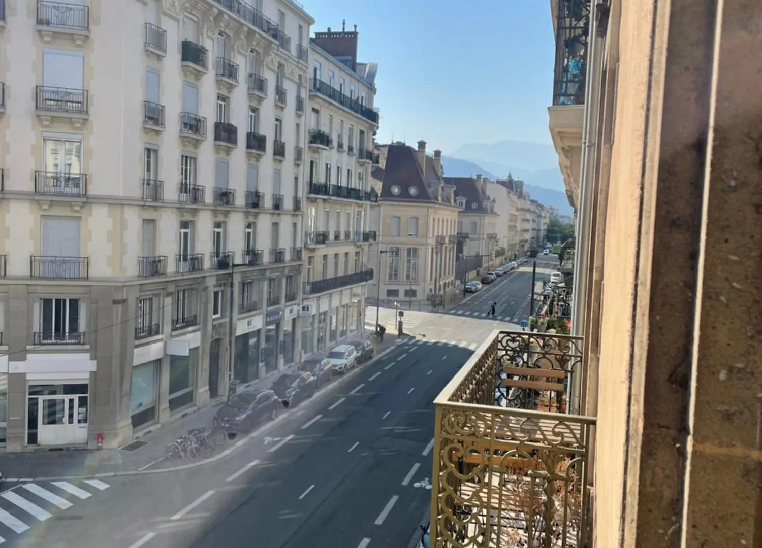 L Atypique D Edouard Daire Grenoble